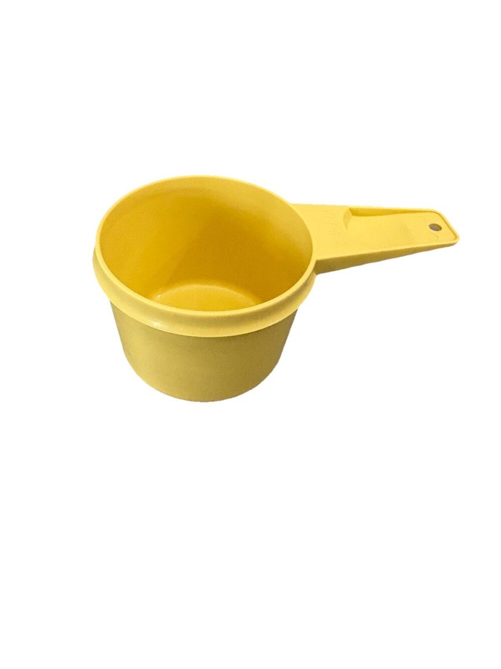 Tupperware Measuring 2/3 Cup Replacement Harvest Yellow #763 Kitchen Vintage